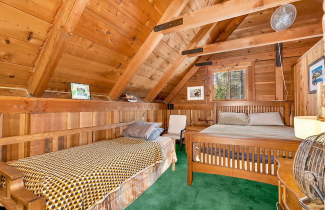 Rustic Knotty Pine - Minutes to the Water! - Foto 4