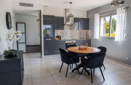 La Villa Perchée, Appartements Élégants, sauna Privé, sport, terrasses et Vue Panoramique, Parking protégé, proche PARIS - Foto 46