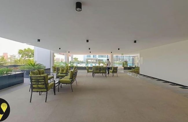 Vogue Elegance at Pearlz near Metro - Foto 6