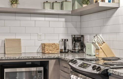 Stylish Modern Queen Suite Parking Pet Friendly - Foto 15