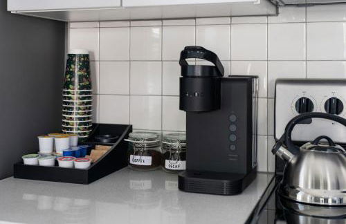 Modern Living 1B 1B Steps from Shops, Dining Fun - Foto 17