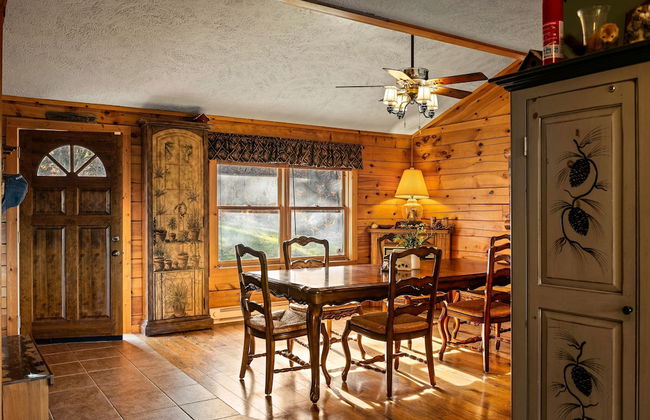 Deer Haven Cabin by Avantstay Waterfront Dock Firepit - Photo 4