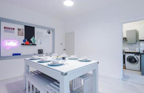 Sleep7, Pool Table, TTennis, Free Parking, 3BR - Foto 21