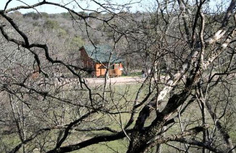 Charming Cabin Stay for Six Nestled Amid Central Texas' Wildlife in Buda - Foto 1