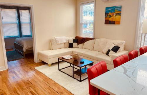 OoohLaLa! 2 Beds and 2 Full Baths w/Free Parking - Foto 52