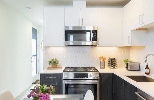 2BR 2BA Capitol Hill Cozy Haven- Rooftop - Foto 39