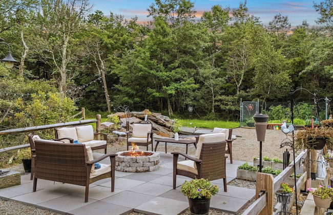 The Bigwood Cabin by Avantstay Hot Tub, Firepit, Pool Table, Private Yard - Photo 67