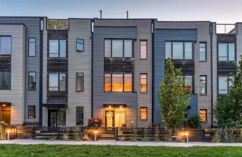 Modern Townhome Near Downtown walk to CWS! - Foto 22