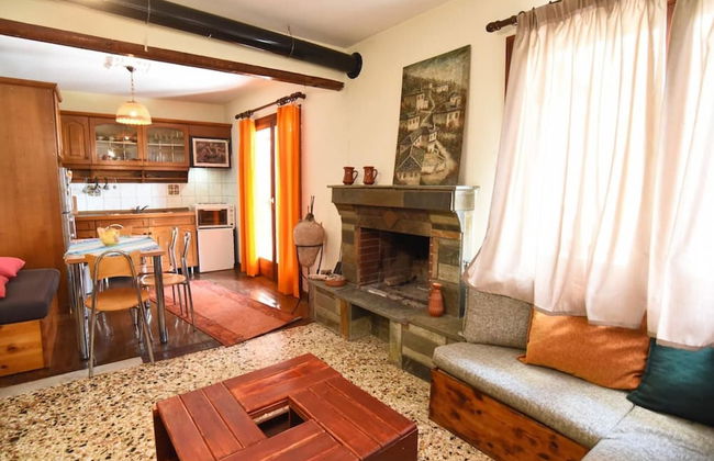 2 Bedroom Art House in Kavala - Foto 1