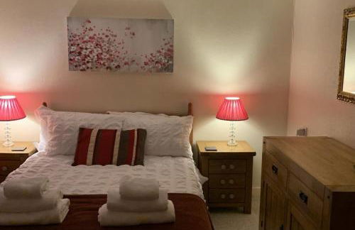 2-Bed House Sleeps 4 - Enclosed Garden - Tv & WiFi - Photo 8