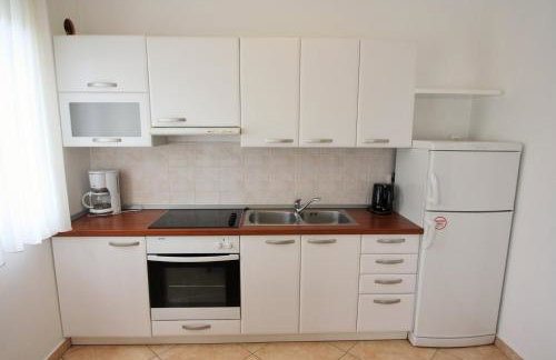 Apartment Bilic with balcony - Photo 4