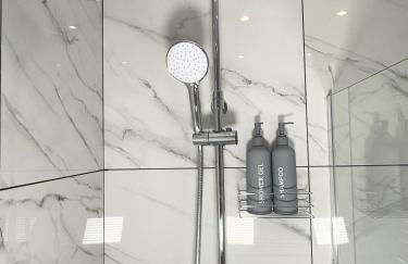 'The Luxury Snug' - A Charming Modern Luxury 2-Bed Flat with Parkview - Free Parking - Foto 23