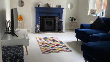 Large 6BR Home Sleeps 12 Free Parking & WiFi - Foto 2