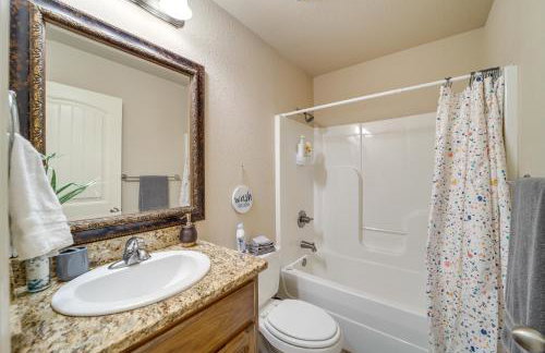 Central Bentonville Home with Fenced Yard! - Foto 19