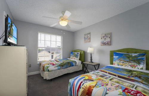 Fully Refurbished Vacation Home with South Facing Pool and Spa with Lake View in Quiet Community Nr Disney - Foto 22