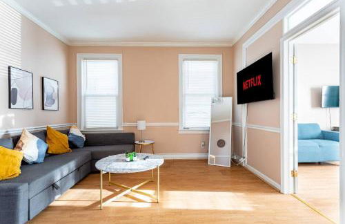 City Outside Serenity Inside: 2B1B NYC - 40 Min - Photo 6