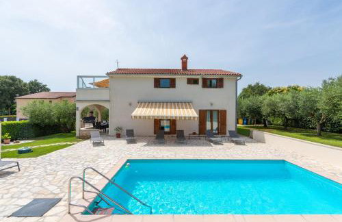 Holiday House Iris with Private Pool - Foto 1