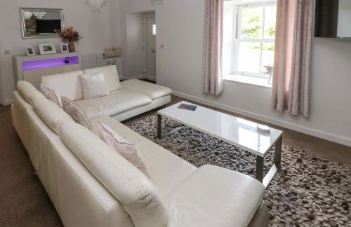 The Old Farm House - Photo 6