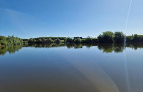 GRETA Nowoczesny domek modułowy nad stawem - Foto 63