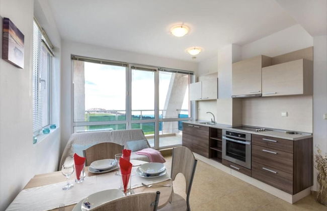 Sea View 1 Bed Apartment With Stunning Ocean Views - Photo 10