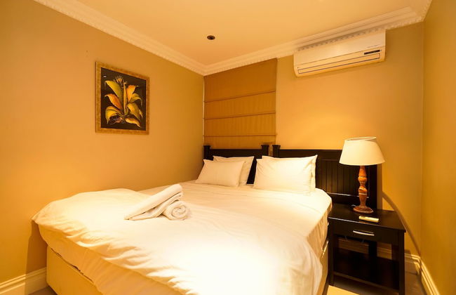 1 Bedroom Luxury Apartment - Photo 2