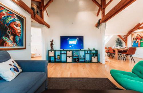 Spacious Penthouse with AC and Free Parking Steps Away From the Central Station - Foto 18