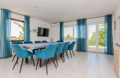 Gorgeous Home In Popovici With Wifi - Photo 16