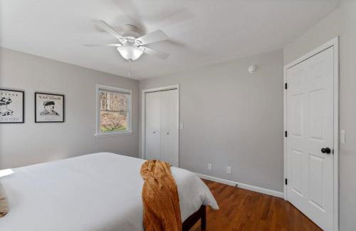 High-End Finger Lakes Escape - Expansive Game Room, Cozy Firepit, & Scenic Views - Foto 31