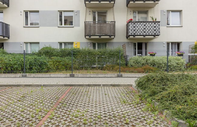 Comfy Apartment With Parking by Renters - Photo 46