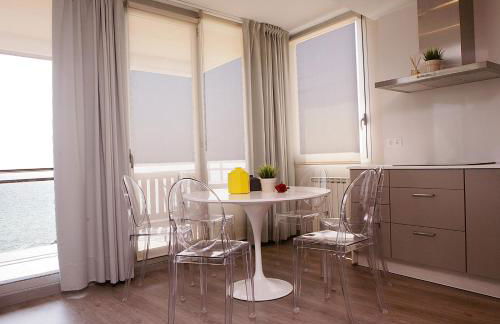 Great Sea-Side Barcelona Apartment - Photo 12