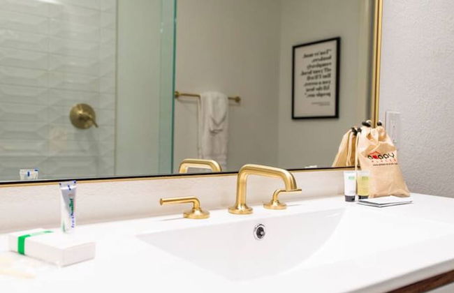 The Mod Poppy Large Home 10 Minutes From it all - Foto 30