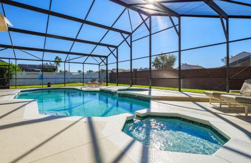 Gorgeous Modern 6BR South Facing Private Pool Hot Tub BBQ Theater 2 Miles Disney - Foto 49