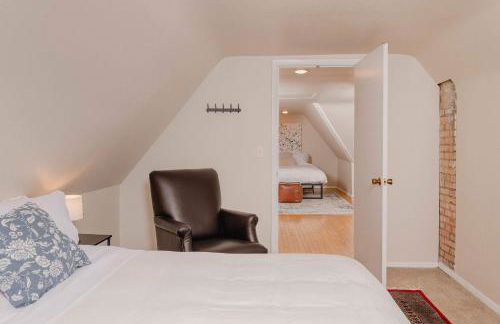 Family Downtown Mansion - Sleeps 13 - Foto 16