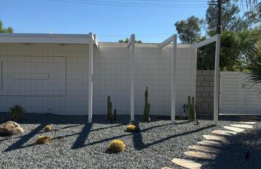 Aerhaus - Mid-Century Oasis - Foto 75