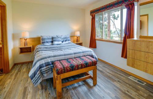 Resort-Style Klamath Falls Home, Golf Course View! - Foto 15