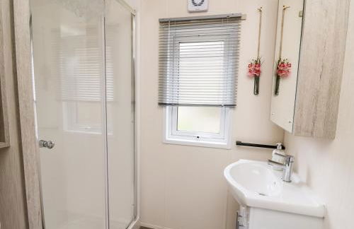 The Hideout - Photo 24