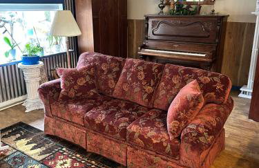 6 bedrooms! Family friendly! Spacious! PNW Rustic! - Photo 9