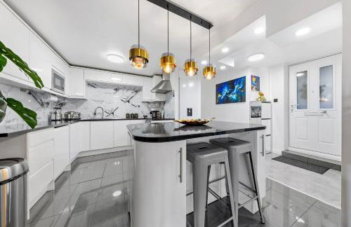 New Modern Hybrid 4 Bedrooms 7 Bed apartment 12 guest capacity - Foto 25