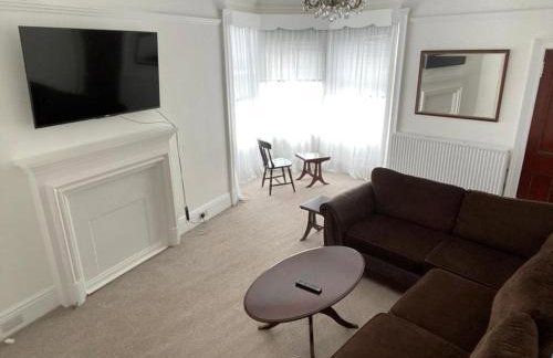 Spacious 3 bedroom apartment in Campbeltown centre - Foto 1