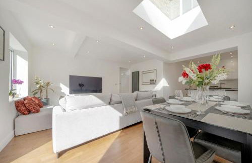 Maida Vale Gem by Little Venice with Stunning Garden - Photo 4