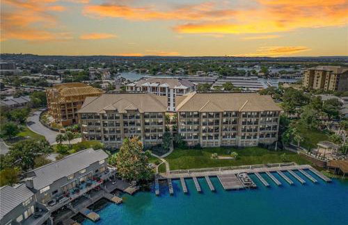 Lakefront Horseshoe Bay Resort Shared Pool Dock - Photo 29