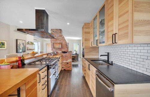 Sugar Maple Farm near Acadia - 5 Bedrooms, 5 Beds with FirePit and Large Deck - Foto 1