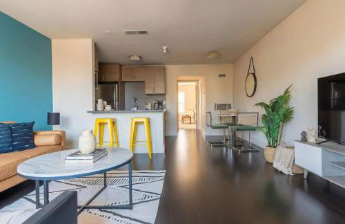 Chic King 1BR Downtown Access Pool Parking Gym - Foto 12