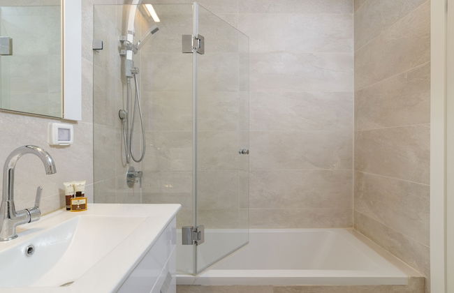 Design & Veranda next to Mahane Yehuda Market by FeelHome - Foto 27