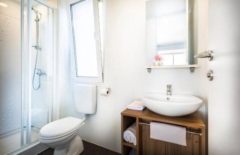 2 Bedroom Amazing Home In Novigrad - Photo 10