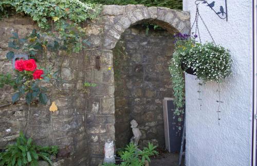 Cartref, 1860s family home. - Foto 13