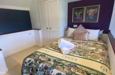 Grade II Listed Farmhouse, Pool, Hot Tub, Games Room, Celebration Hall, Car Park, 10ppl, 45 min from Central London - Foto 67