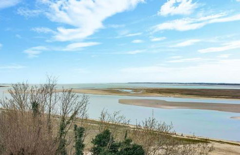 3 Bedroom Cozy Home In Le Touquet - Foto 9