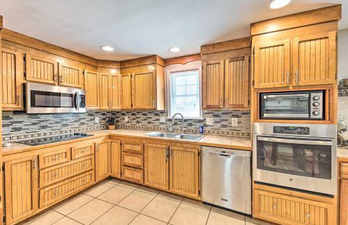 Family-Friendly Sanctuary BBQ, Patio and Yard - Foto 12