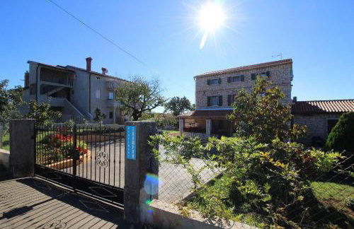 Authentisches Steinhaus mit Garten, Grill, Spielplatz, Trampolin - Foto 5